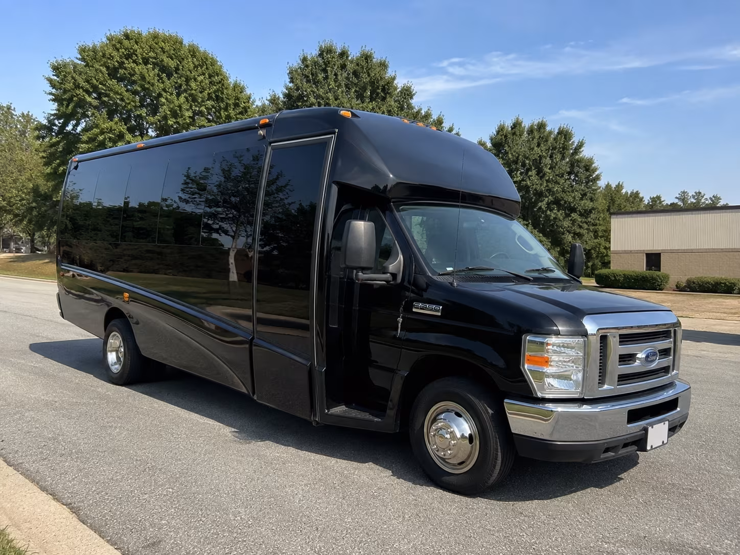 bus rentals for the woodlands area corporate venues and hotels