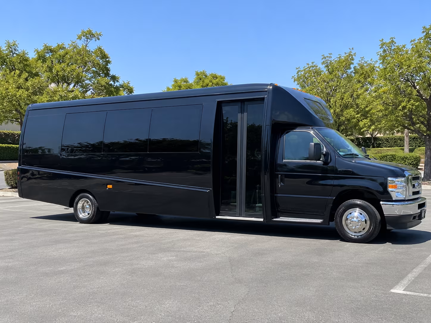 charter buses for large conroe prom groups heading to houston area venues
