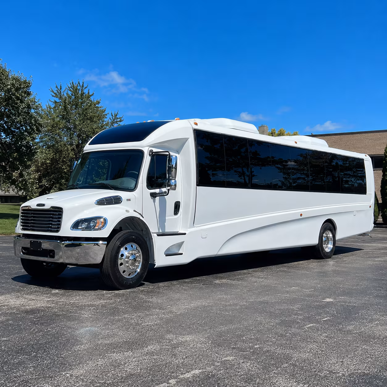 conroe 15 passenger minibus