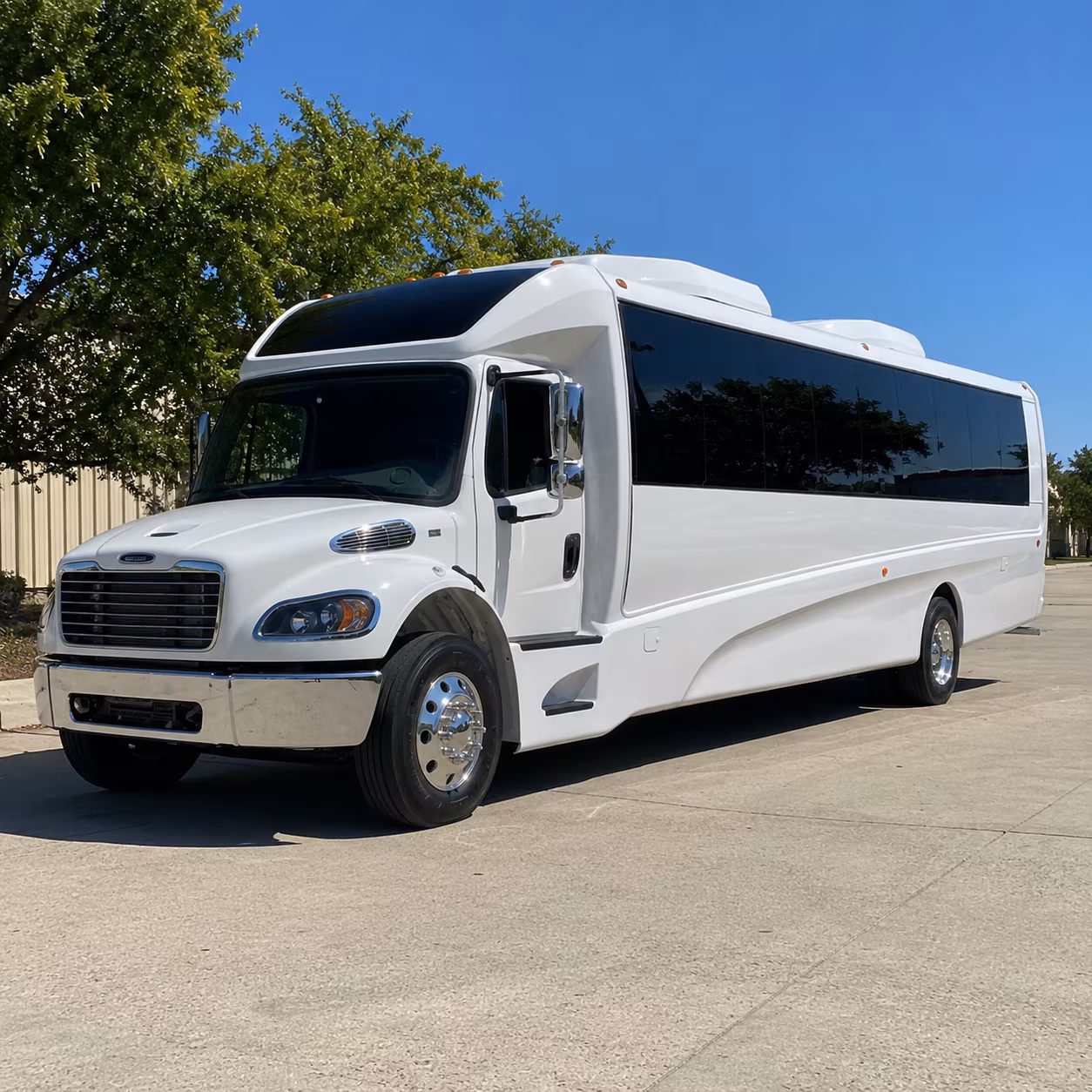 conroe 18 passenger minibus